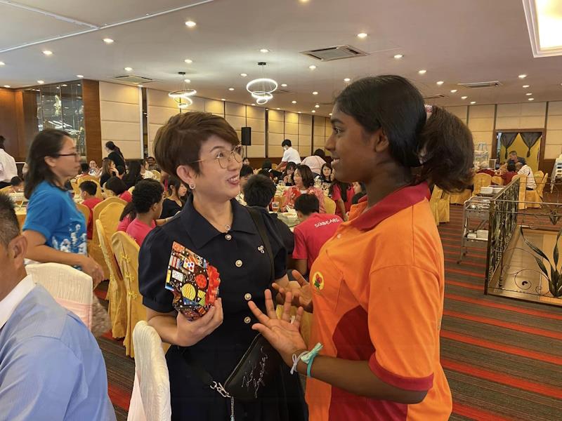 6th Charity Luncheon with Elderly and Orphans 第六届孤儿老人知足感恩午宴